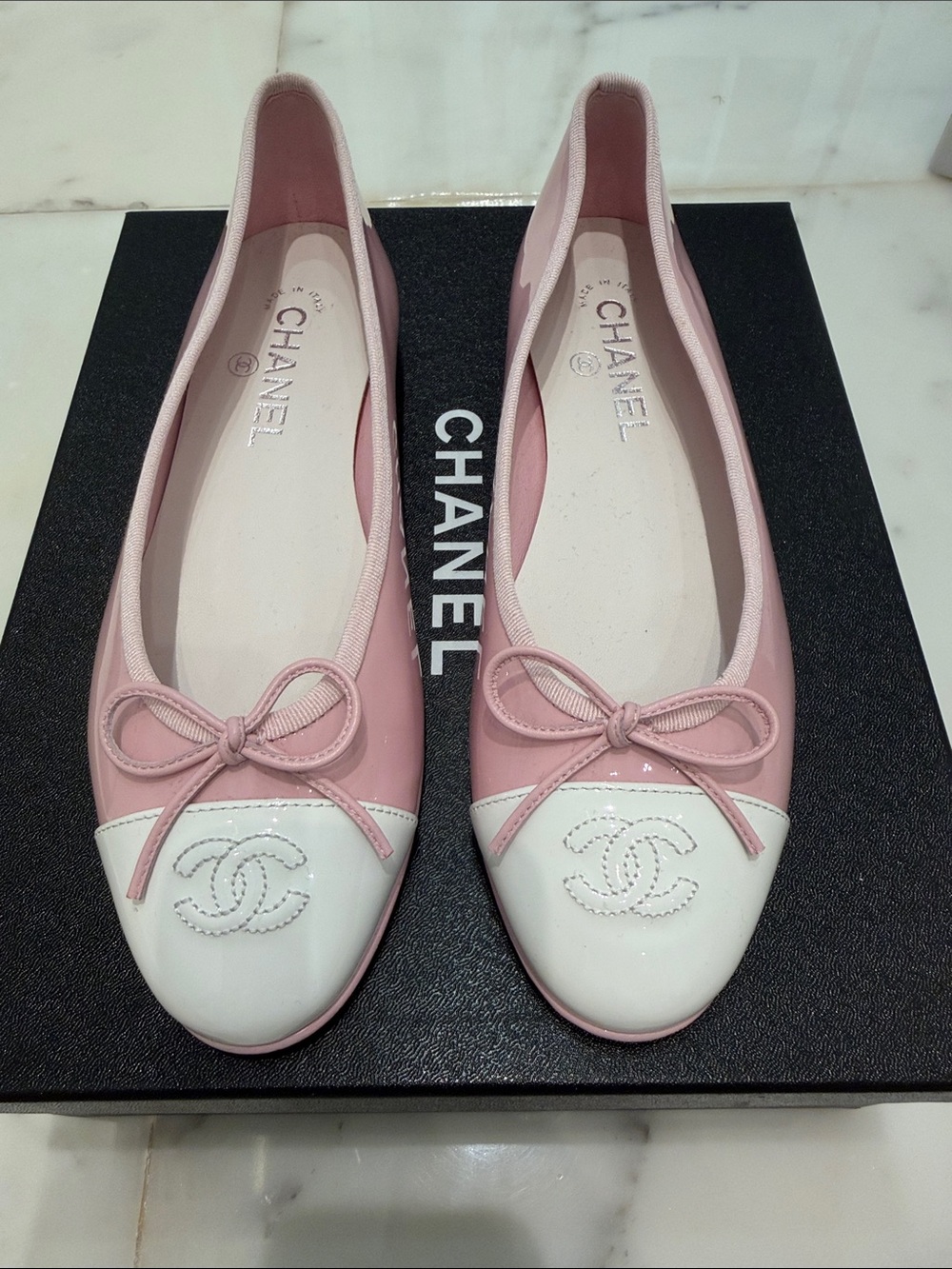 CHANEL Pink and White patent Leather Ballet Flats size 39